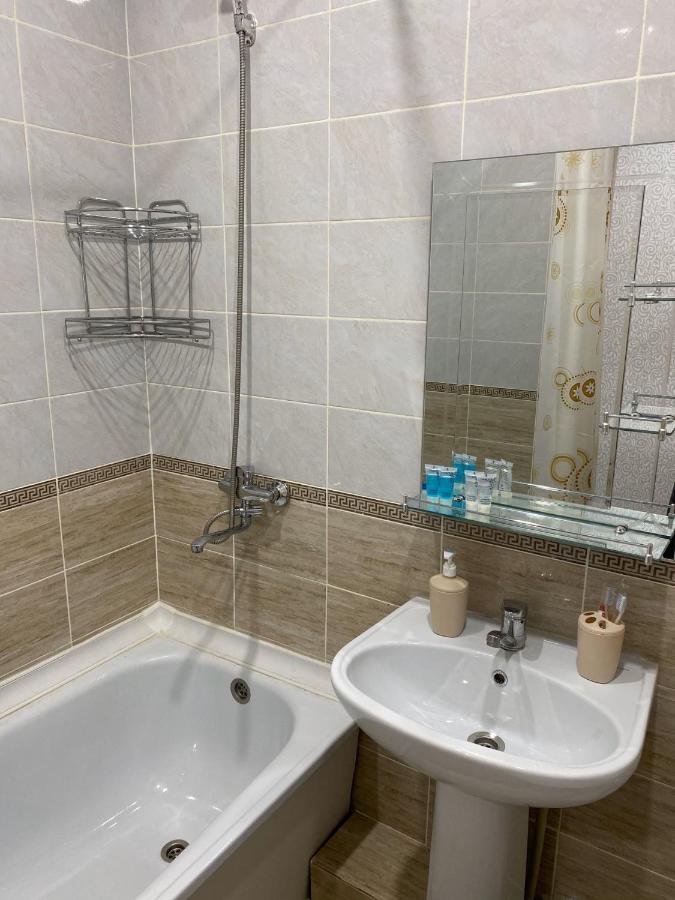 Суперкомфортная 1-Ком Квартира В Самом Центре Г.Алматы Almati Kültér fotó